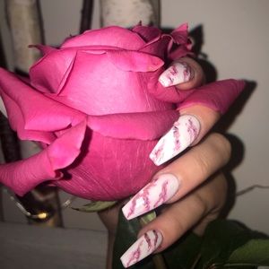 Meet your Posher, Claire